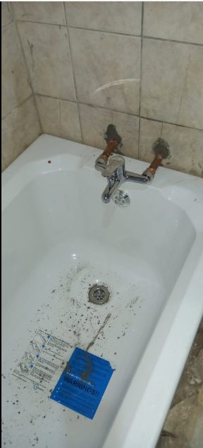 Bath tap installation